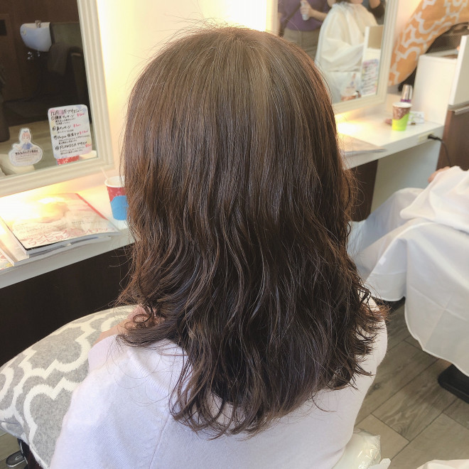 かかりすぎてしまったパーマをいい感じのウェーブに 宇野みづ穂 かかりすぎてしまったパーマをいい感じのウェーブに 宇野みづ穂