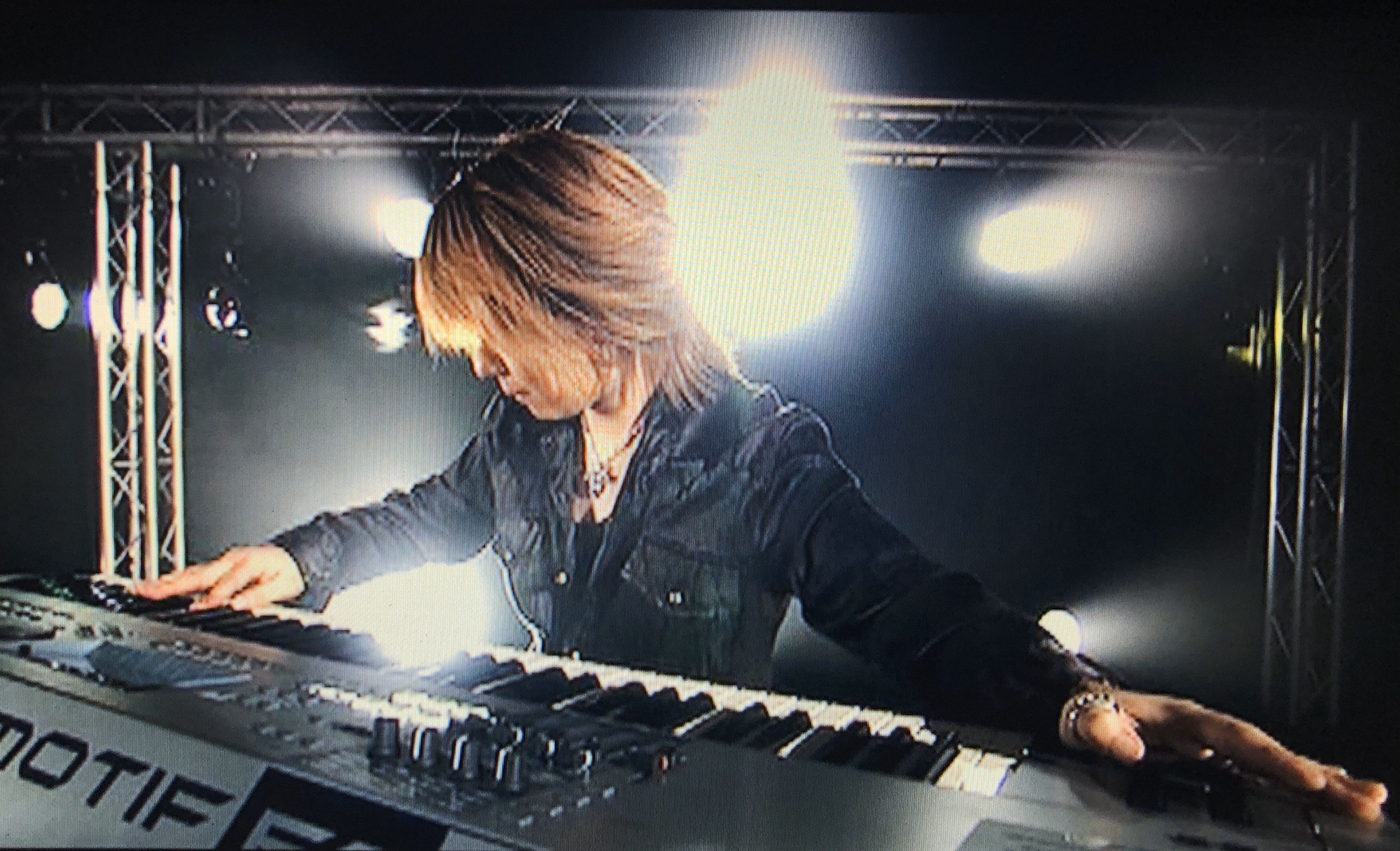 16th single〝餓えた太陽〟 | Janne Da Arc discography 〝LEGEND OF