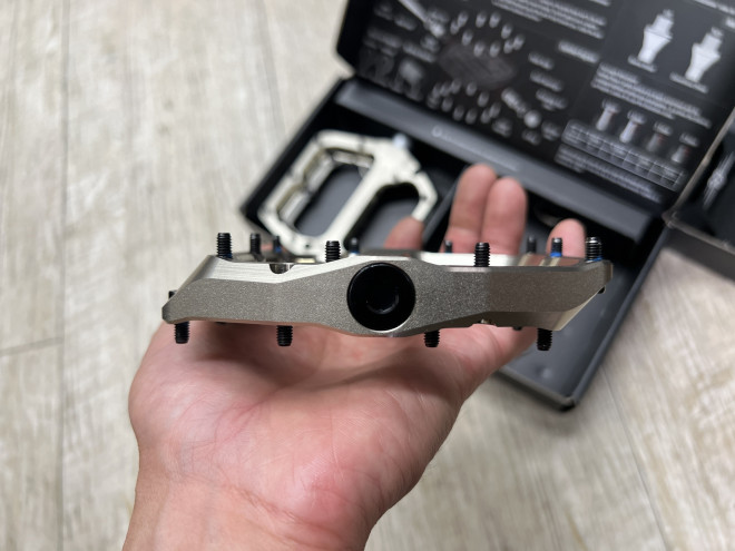 RENTHAL レンサル REVO-F フラットペダル発売 | Snatch Cycles
