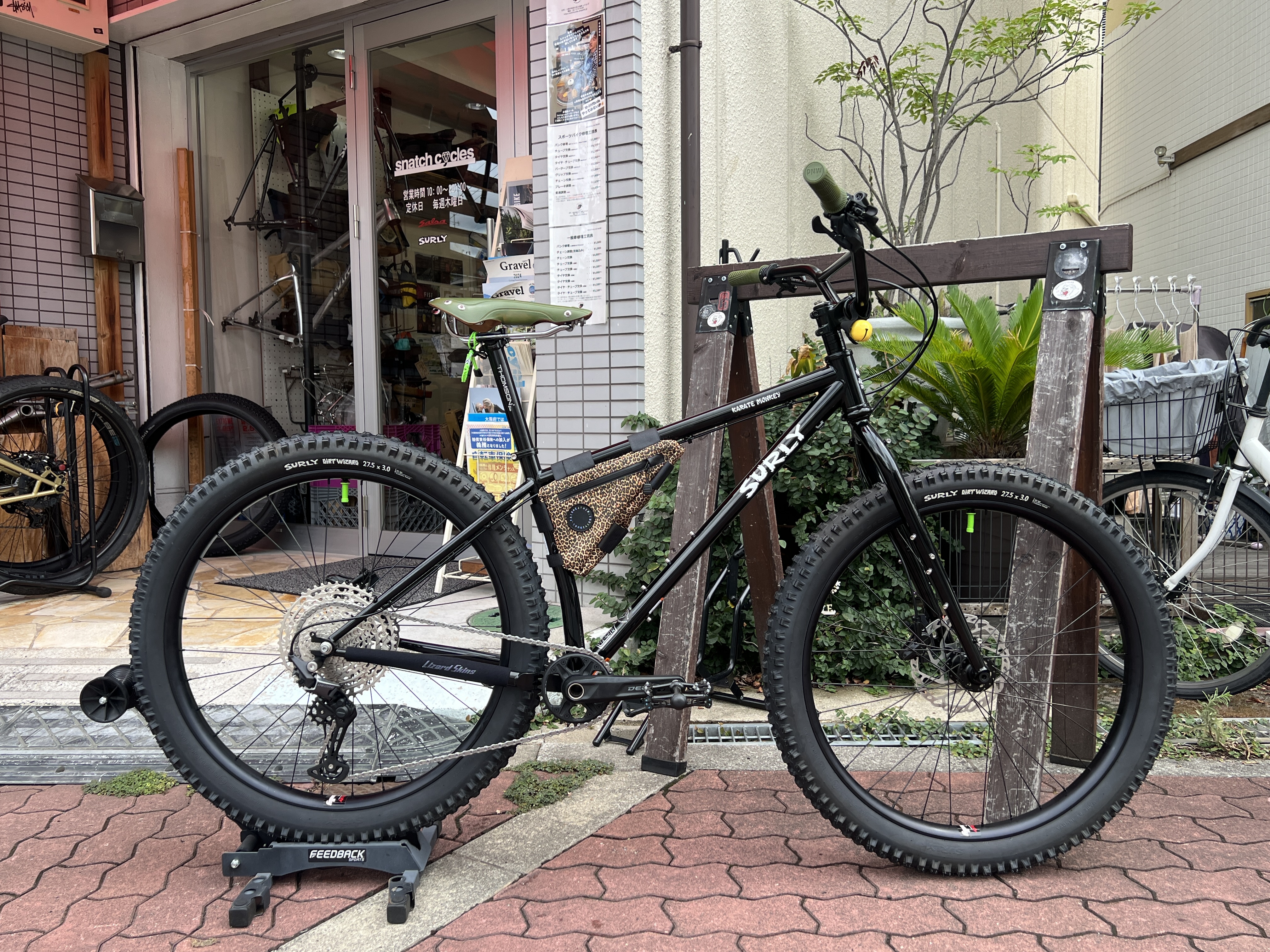 Surly マウンテンバイク ブラック 26×3インチ Surly マウンテンバイク ブラック 26×3インチ Amazon