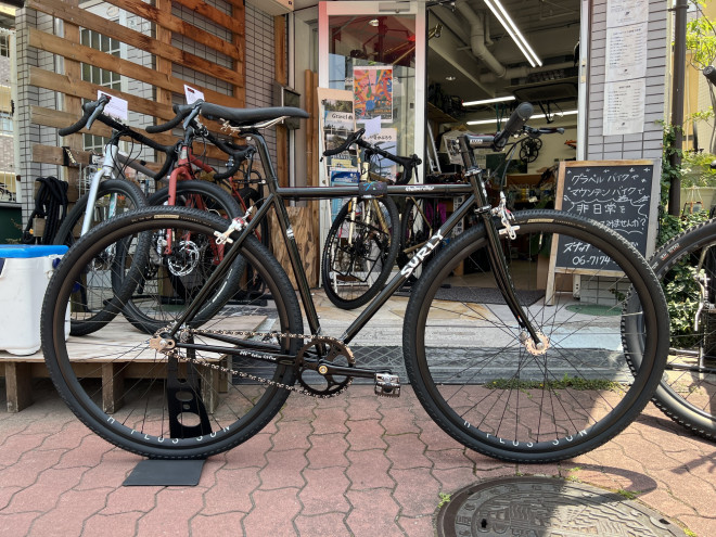 サーリー スチームローラーカスタム | Snatch Cycles