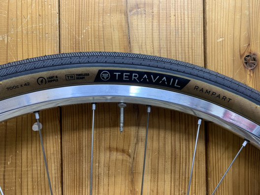 Teravail テラベイル / RAMPART ランパート 700×42c L&S Tan | Snatch 
