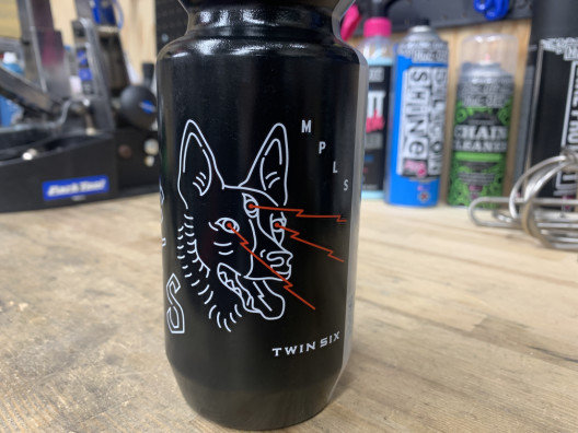 Twin Six The Bike Jerks Bottle Snatch Cycles Twin Six The Bike Jerks Bottle Snatch Cycles