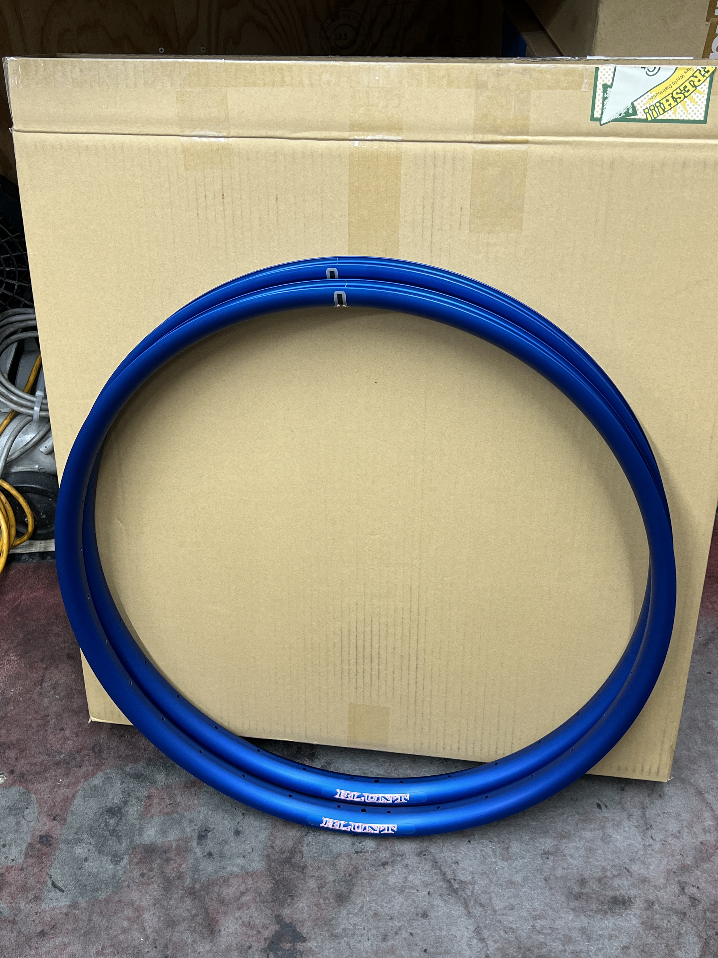 ヴェロシティークリンチャータイヤ用青リム2本セット 32H用 72358c88dd48d74e09395228991342