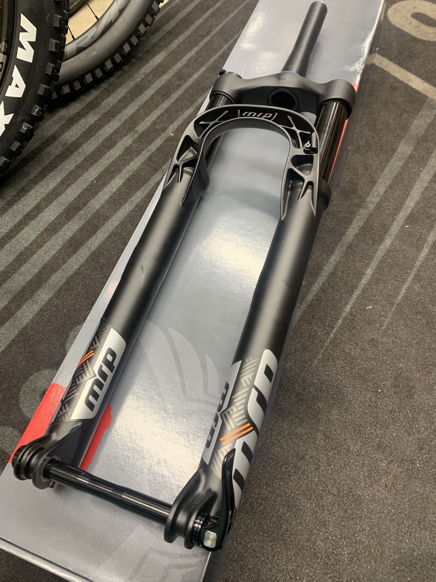 FOX 831 サスペンションフォーク