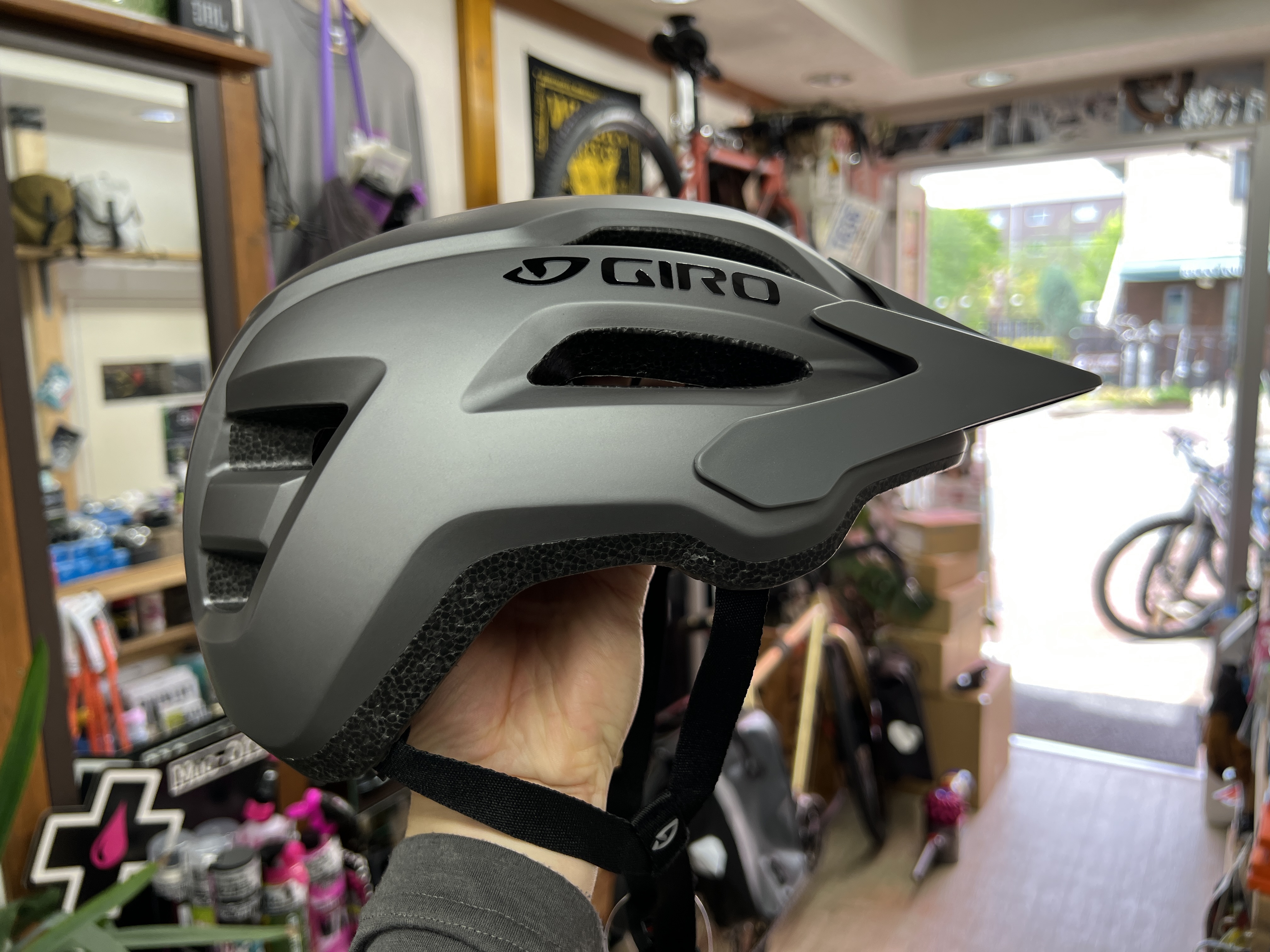 GIRO ジロ / FIXTURE 2 フィクスチャー MATTE TITANIUM | Snatch Cycles