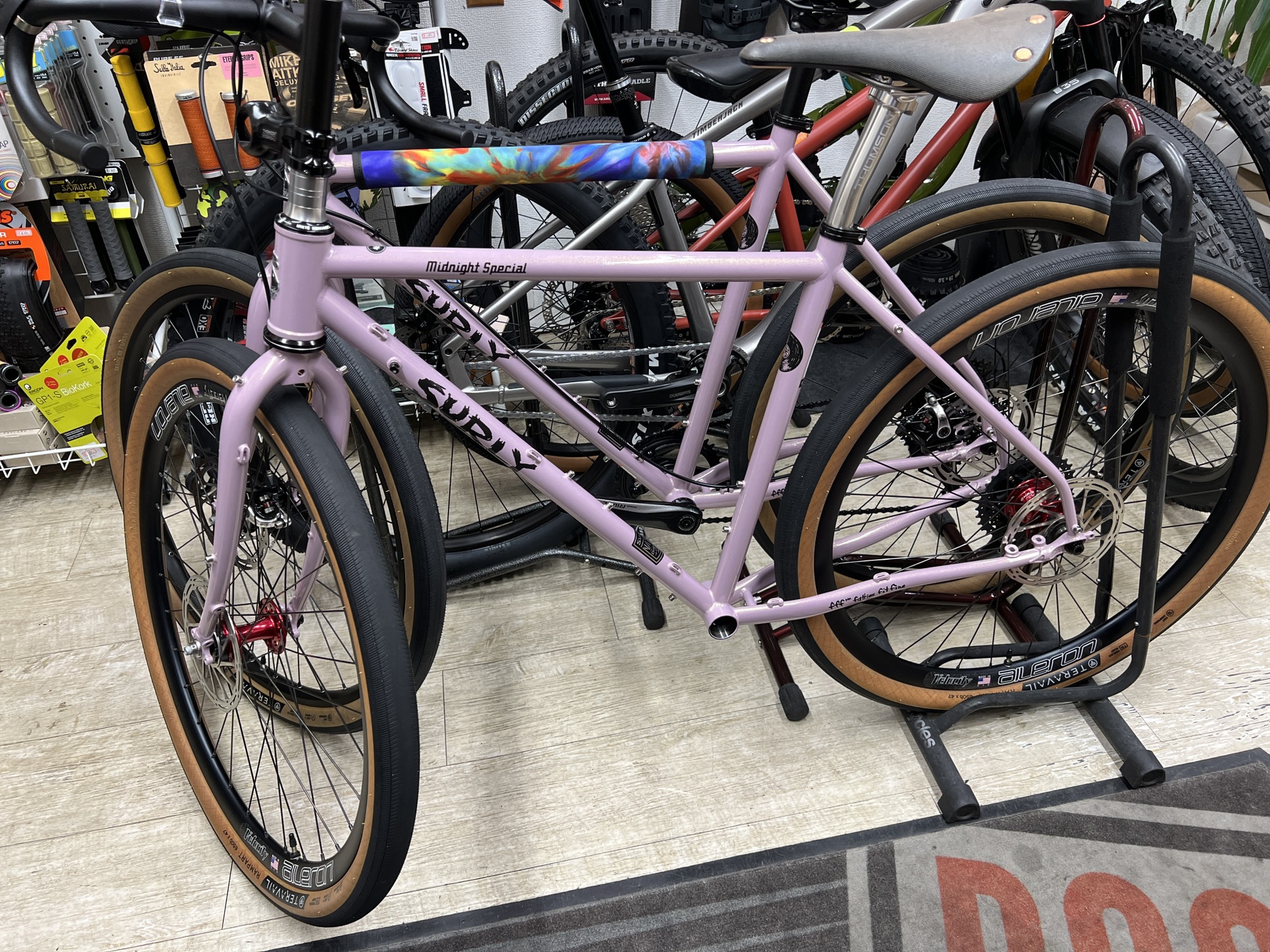 サーリーミッドナイトスペシャル。 | Snatch Cycles