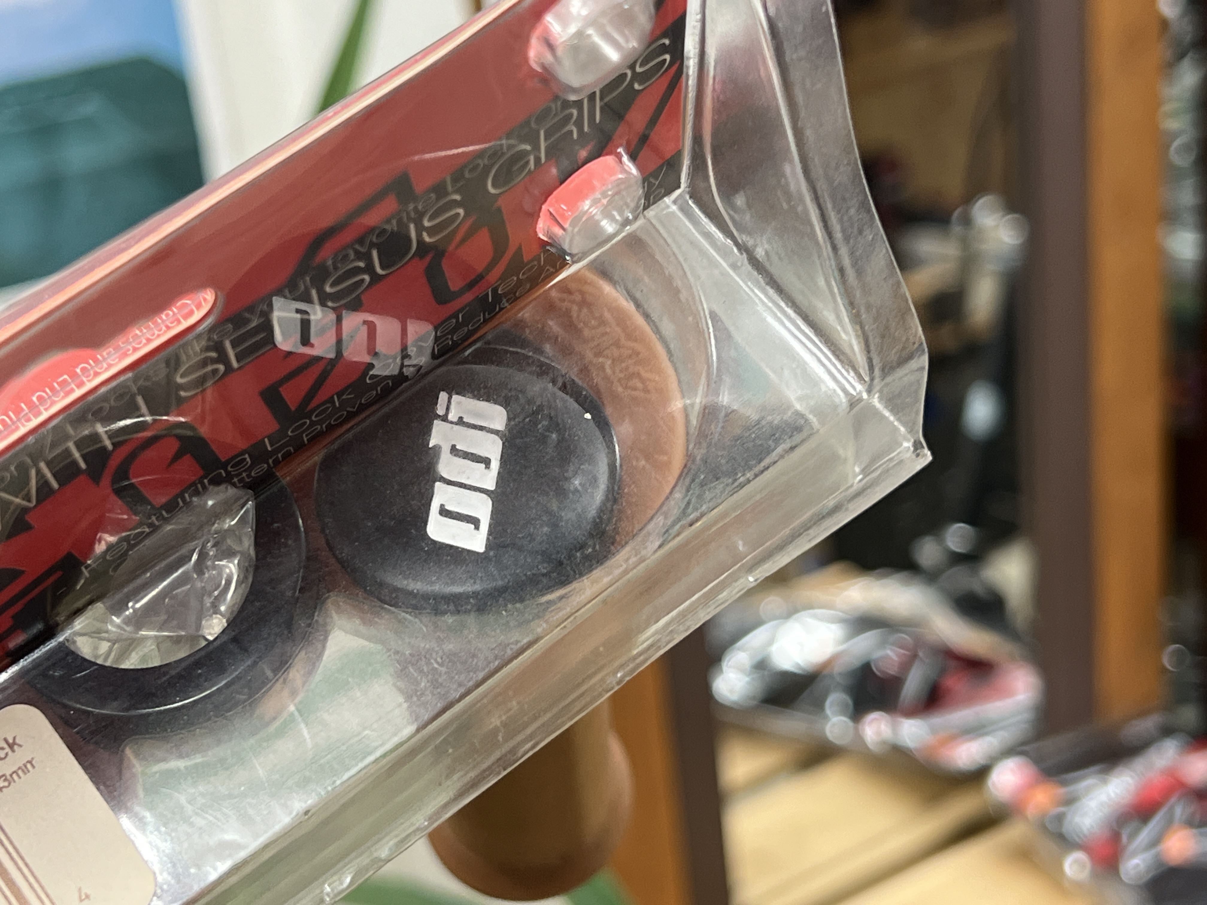 Sensus SwayzeロックオンMTBボーナスパック-黒 : ODI Sensus Swayze Single Ply Grips - 143mm : Bike