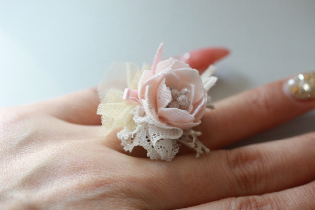 お問い合わせの多いウェブショップより販売中♩布花のアクセサリー