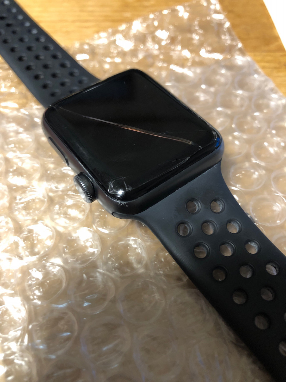 Apple Watchの画面が割れたけど無償交換してもらいました うぐいすstandard