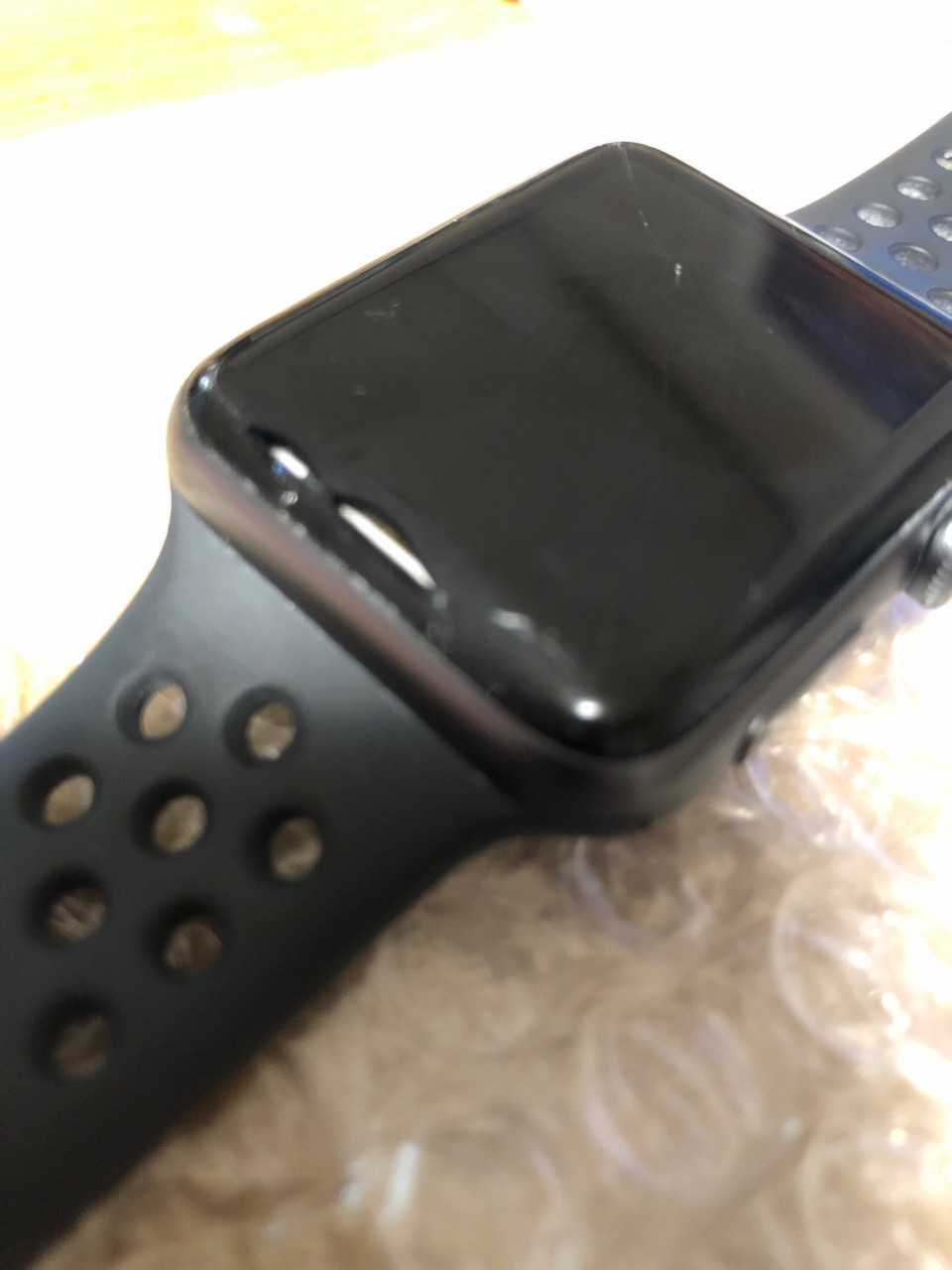 Apple Watchの画面が割れたけど無償交換してもらいました うぐいすstandard