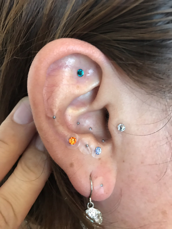 耳つぼで頭痛が軽減 耳つぼリラクゼーション 耳つぼジュエリー 心と身体を癒すご褒美時間