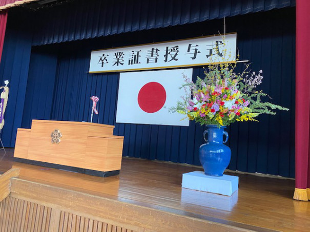 お花屋さんの生け方 Florist Sakura お花屋さんの生け方 Florist Sakura
