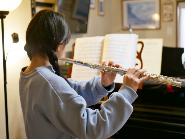 小学生の生徒さん 音を最後まで となりのフルート教室 三浦 川崎 小学生の生徒さん 音を最後まで となりのフルート教室 三浦 川崎
