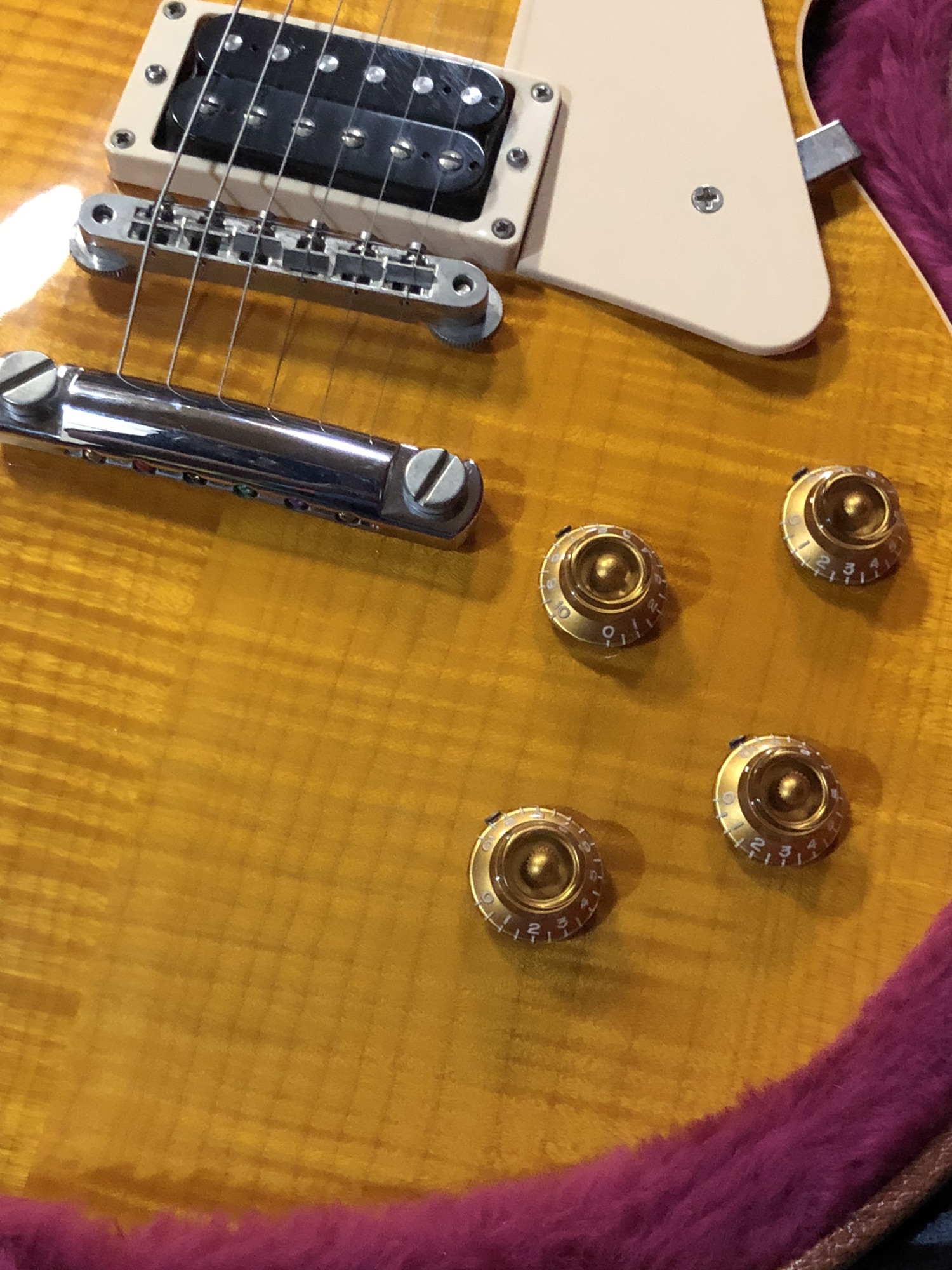 Gibson Les Paul Classic Premium Plus 値下げしました