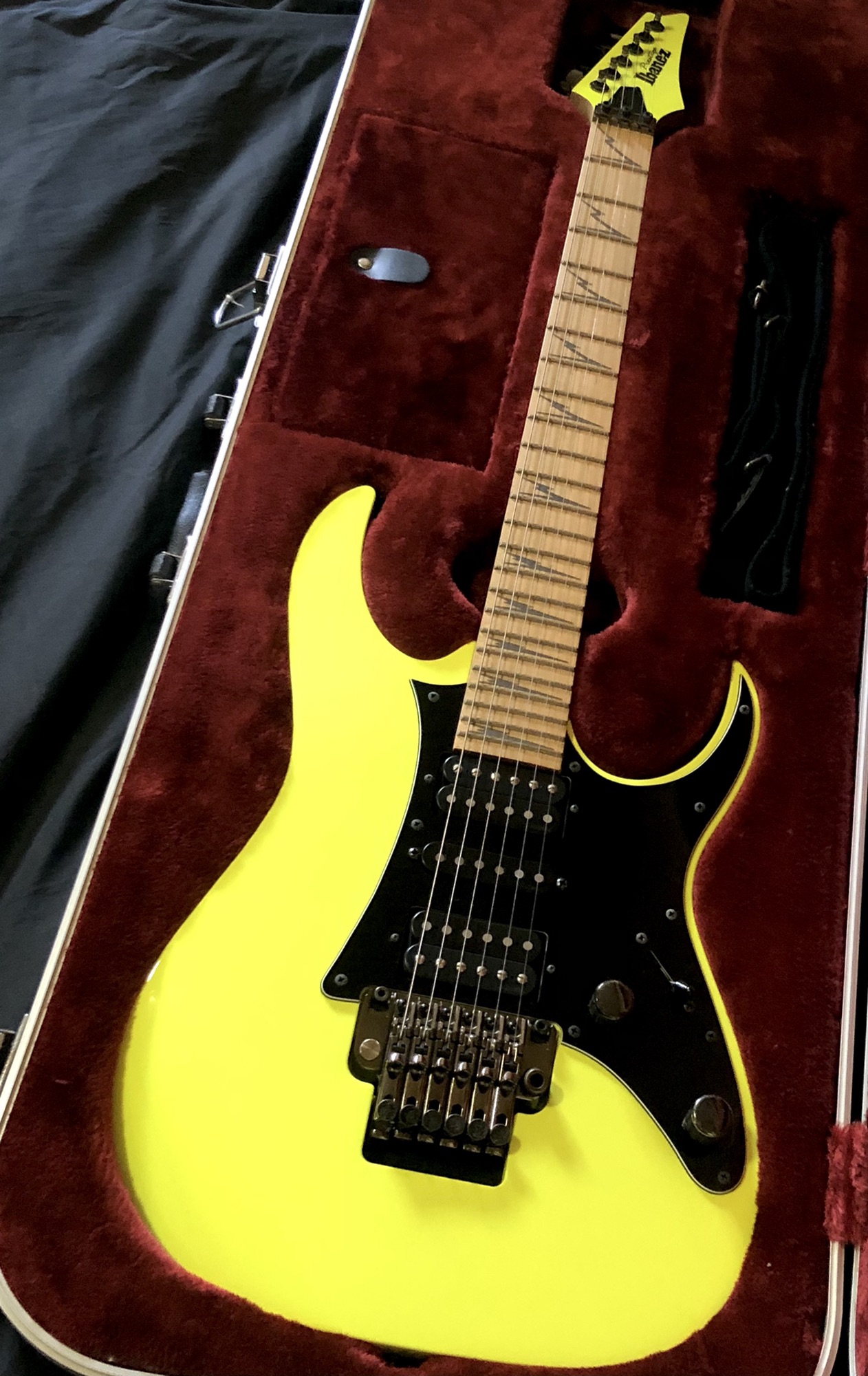 2011 Ibanez RG 3250MZ Prestige / Desert Sun Yellow ( spot
