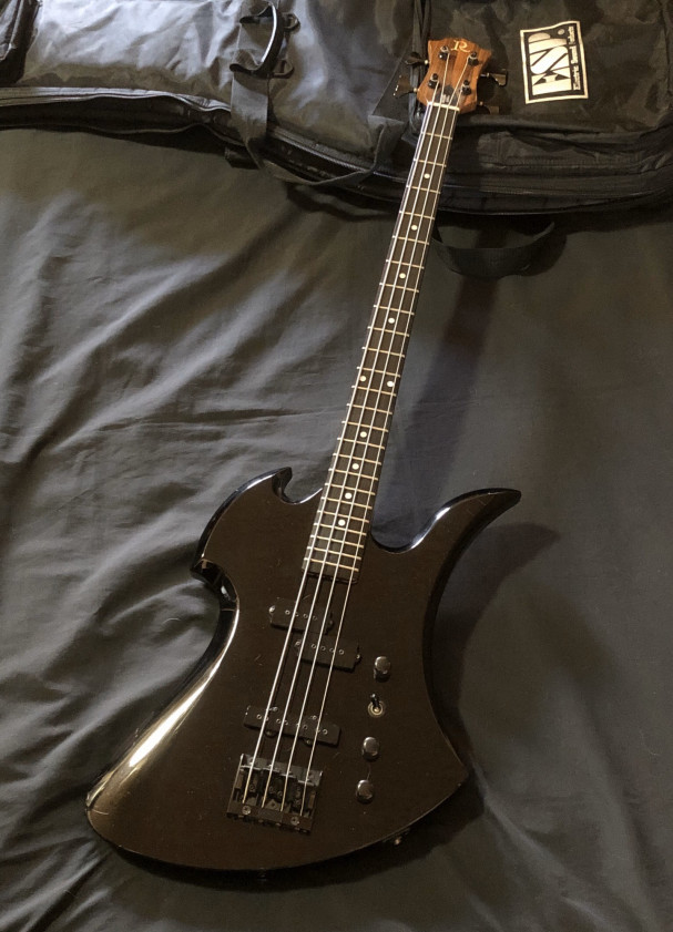 B.C.Rich ビーシーリッチ モッキンバード なぶら エレキベース 雲 