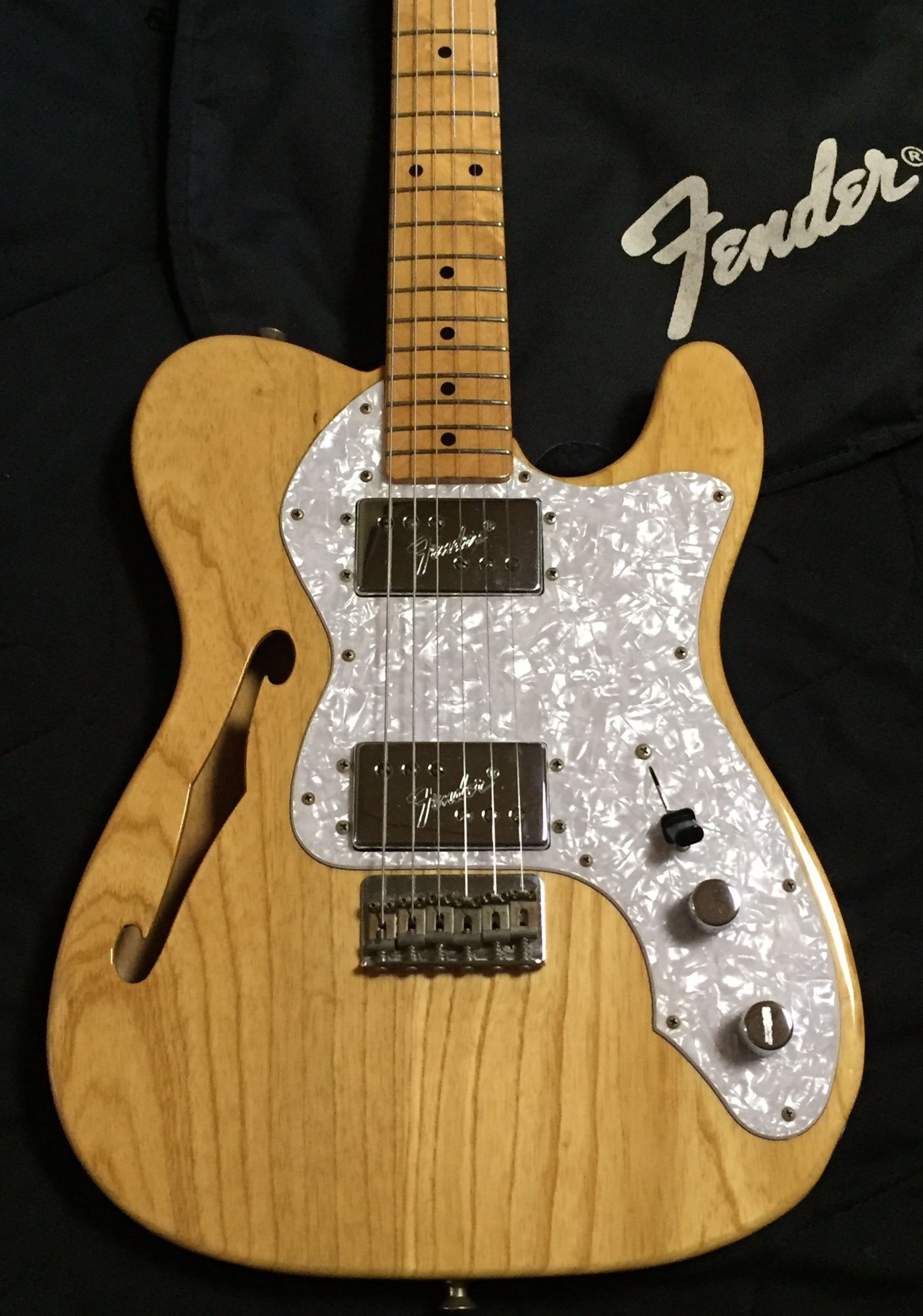 Fender 72 Telecaster Thinline 2002年製メルカリ初心者です