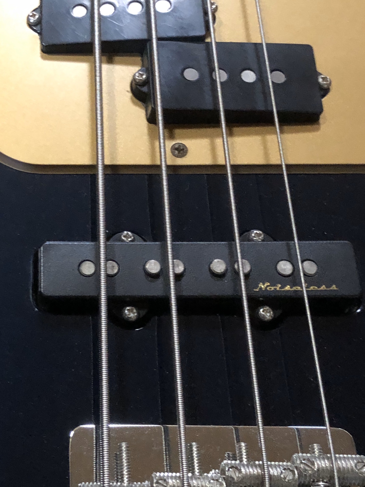 2008 Fender Mex Deluxe Active P-BASS / Nevy Blue Metallic