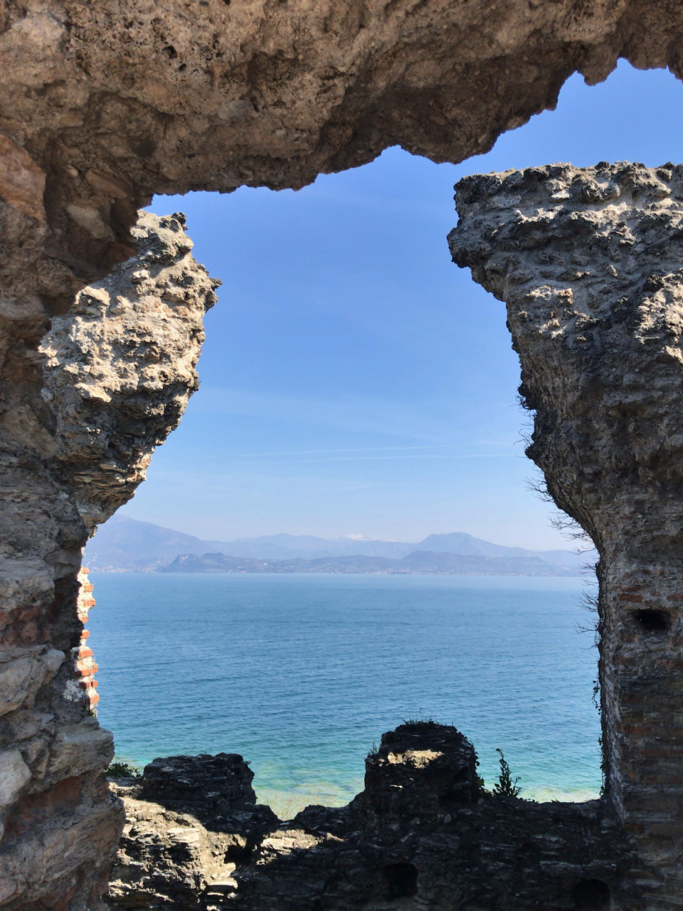 イタリアの休日 その3 ガルダ湖に浮かぶ古代の街 Sirmione Mm International