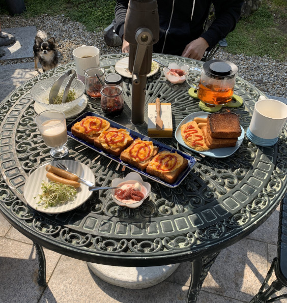 朝ごはんはお庭で Monolist 朝ごはんはお庭で Monolist