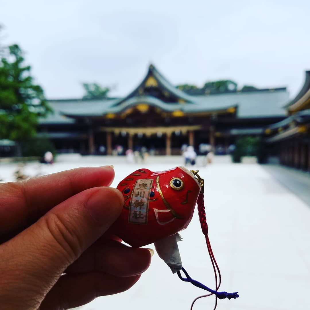 日本屈指のパワースポット 寒川神社で筆文字絵馬 | かなすふでぃ 東京