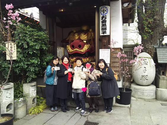 お花見からの築地波除稲荷神社で伝筆絵馬 かなすふでぃ 東京 沖縄の筆文字講師 筆ペンで愛のムチ お花見からの築地波除稲荷神社で伝筆絵馬 かなすふでぃ 東京 沖縄の筆文字講師 筆ペンで愛のムチ