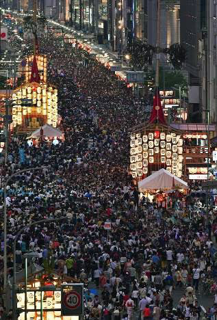 大 祭り 三 日本