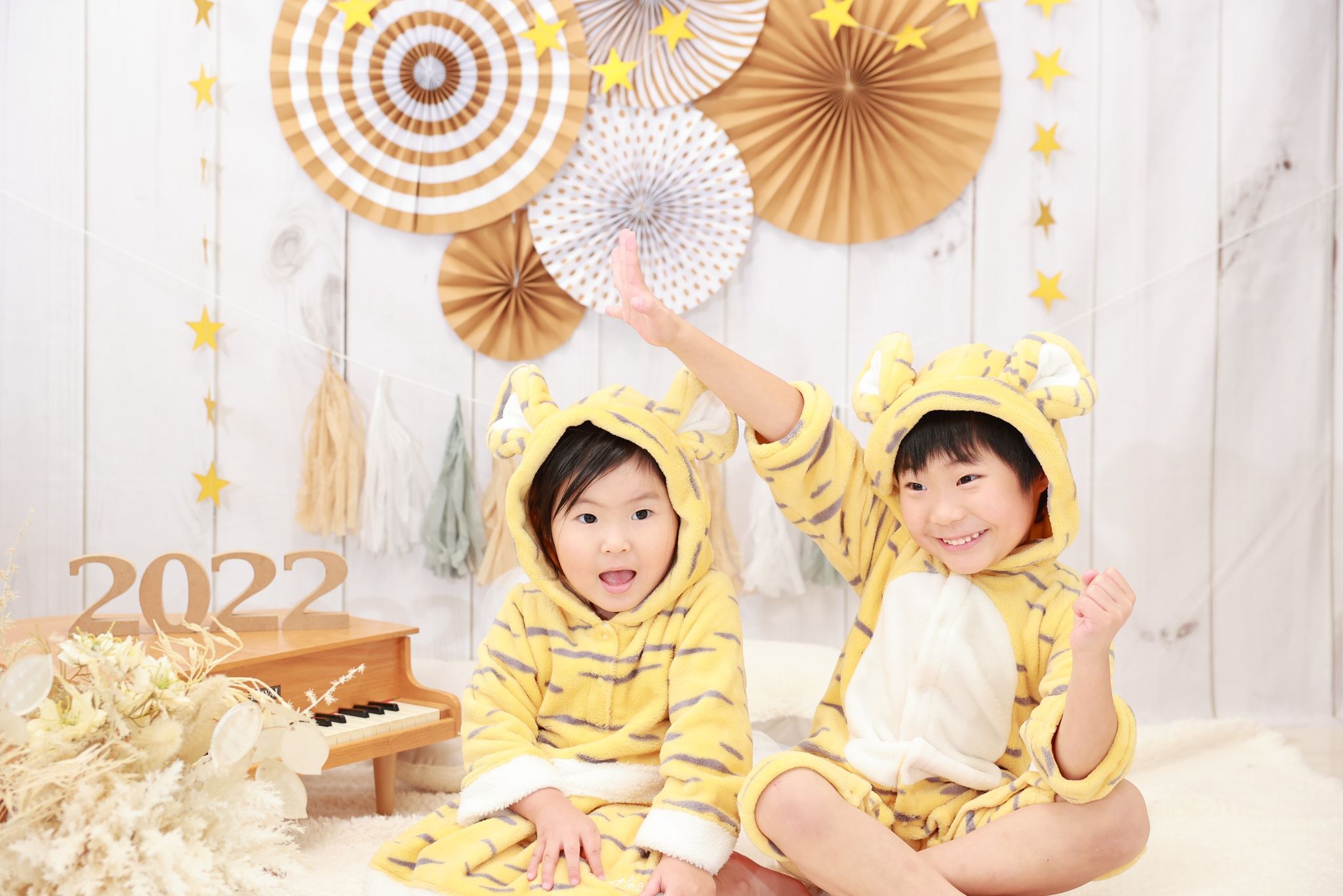三日月　フォトブース　子供撮影用イス ニューボーンフォト 撮影用雑貨 三日月 月のオブジェ ミニサイズ 椅子