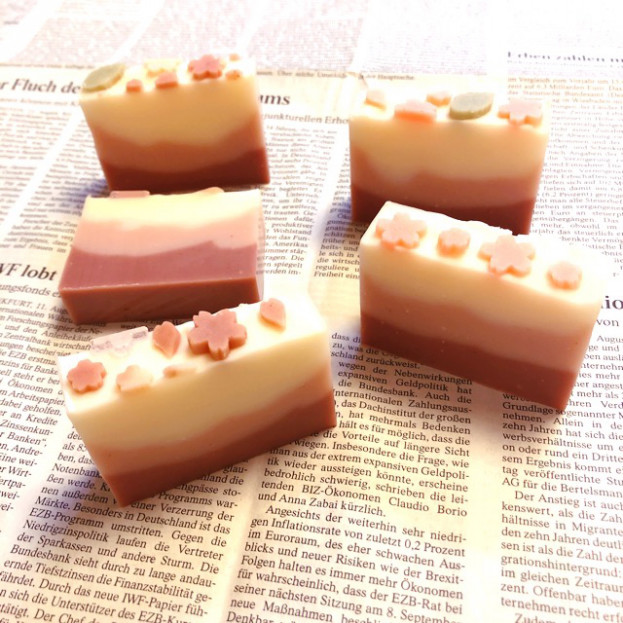 Profile Aroma Herb Soap 花の森香房