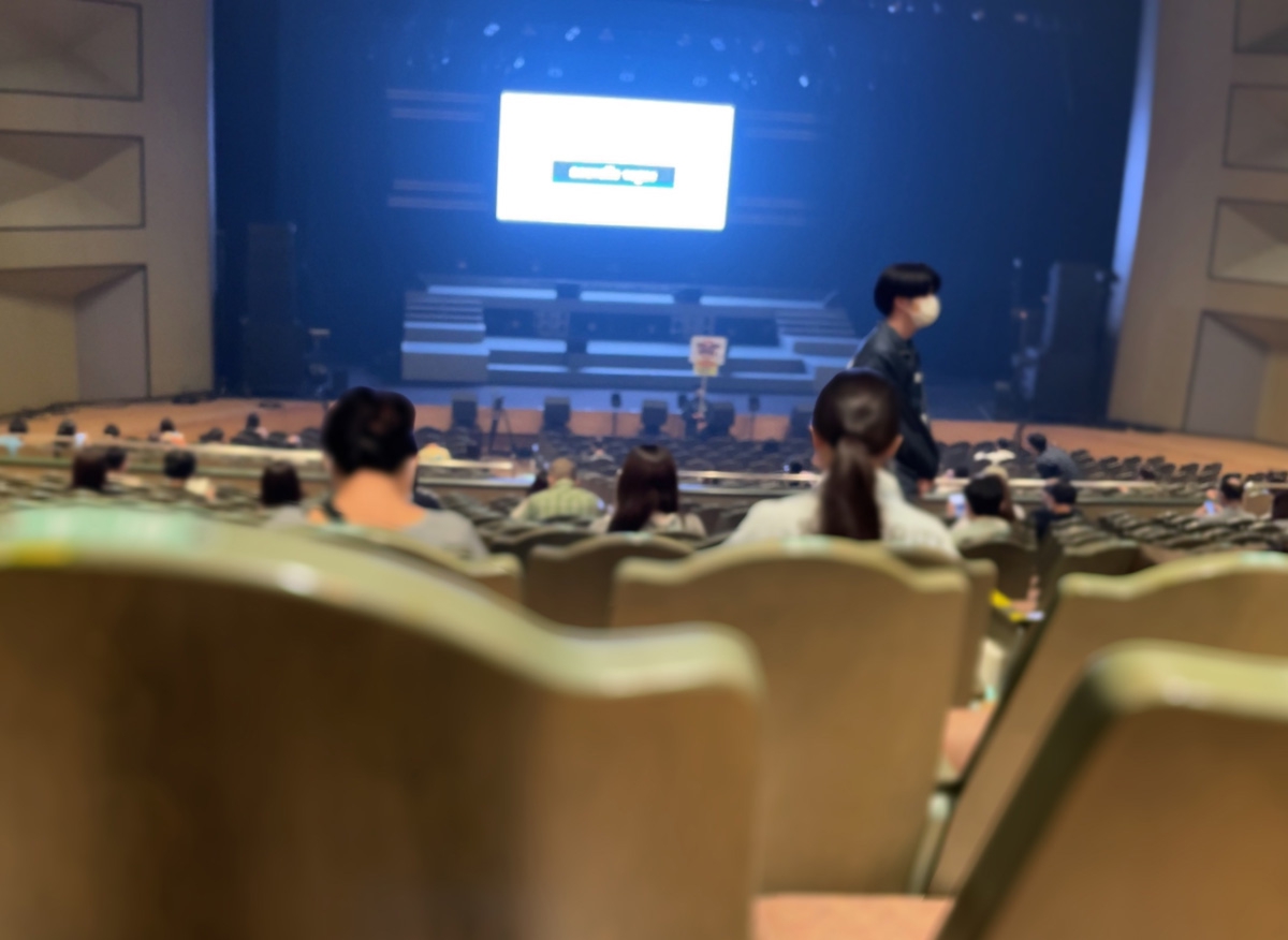 10/9夜 ℃-ute 1階U列2枚 ハーモニーホール座間 手渡