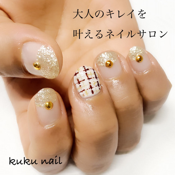 ツイードとラメ丸フレンチのデザイン Kuku Nail Private Salon Mitaka