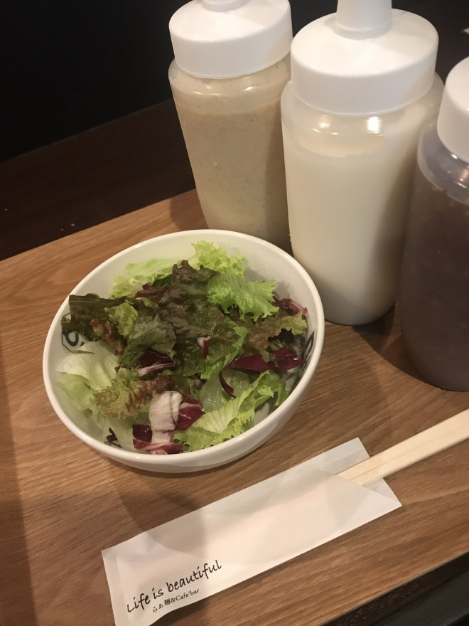 らぁ麺屋でサラダを無料提供する意味 Lifeisbeautifulらぁ麺 Cafe Bar
