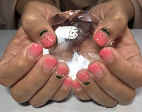 いちごネイル おばさんネイル マチュア いちごネイル おばさんネイル マチュア