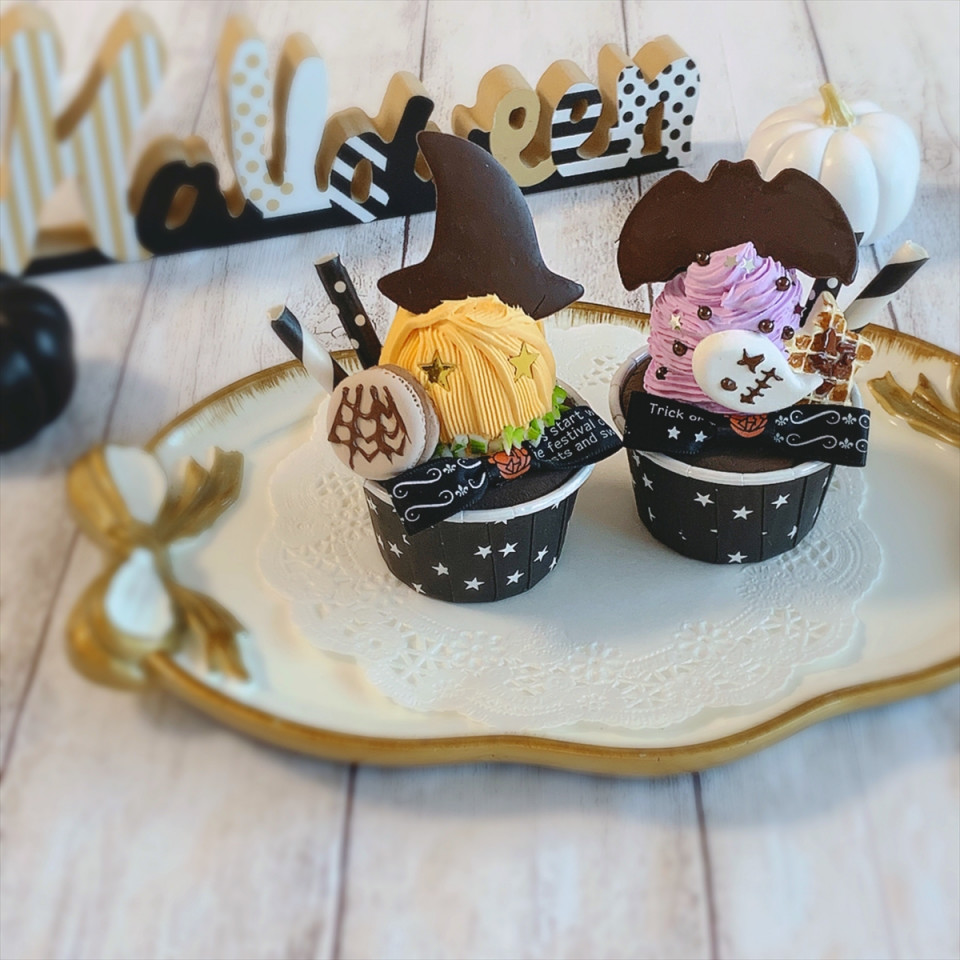 初『ハロウィンカップケーキ』のレッスンと壁紙 | お花とフェイク 