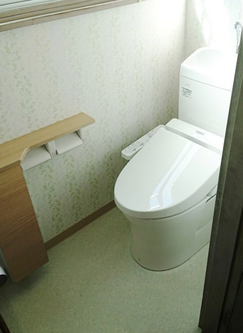 トイレ取替工事 和風便器から洋風便器へ 藤沢 茅ヶ崎リフォーム事例 株式会社スズキホーム 茅ヶ崎 藤沢 湘南エリアのリフォーム トイレ取替工事 和風便器から洋風便器へ 藤沢 茅ヶ崎リフォーム事例 株式会社スズキホーム 茅ヶ崎 藤沢 湘南エリアのリフォーム