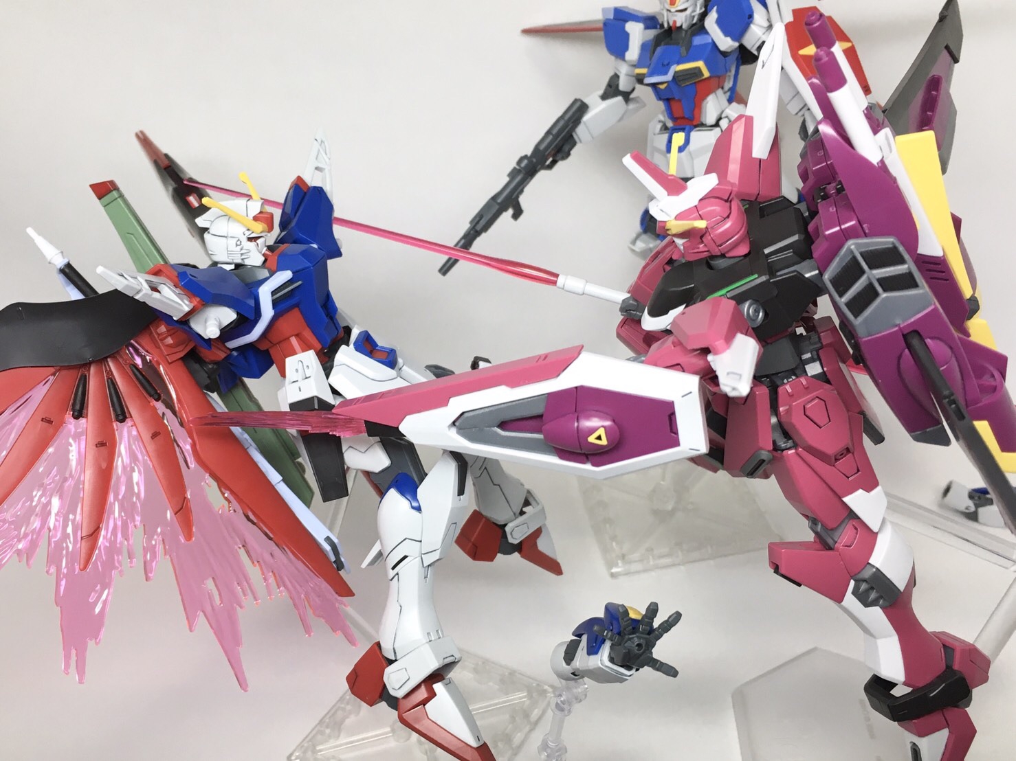 HGCE インフィニットジャスティスガンダム レビュー | 退屈 HGCE インフィニットジャスティスガンダム レビュー | 退屈