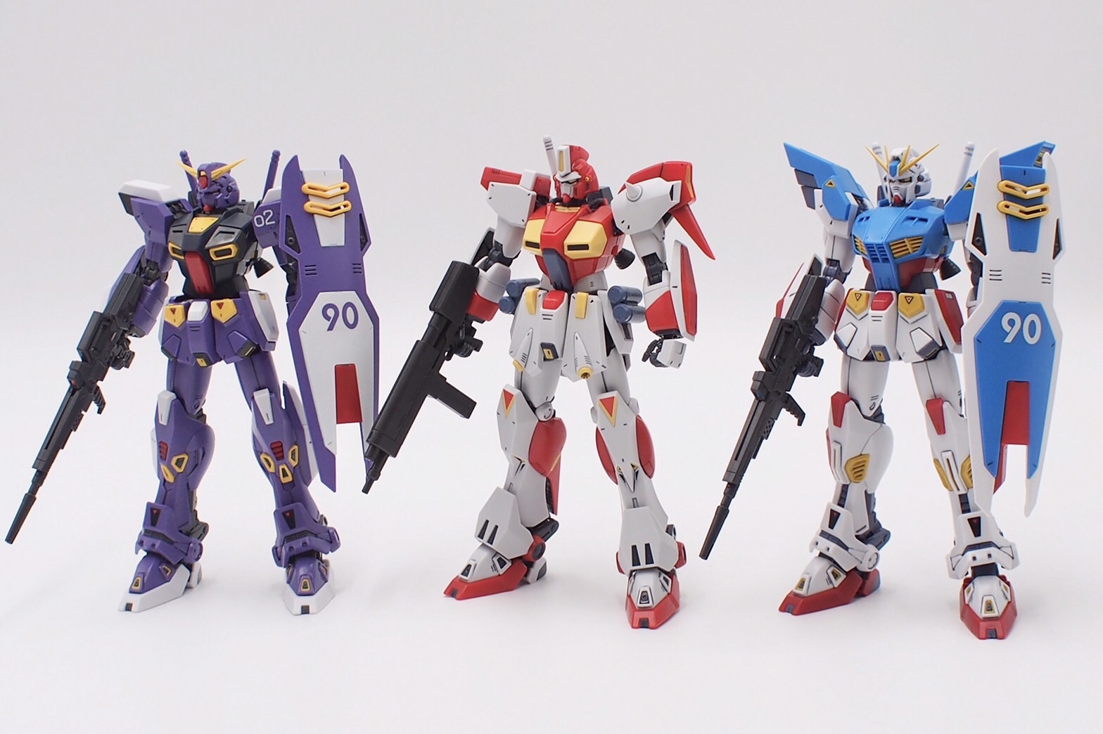 MG ガンダムF90 火星独立ジオン軍仕様 レビュー | 退屈と