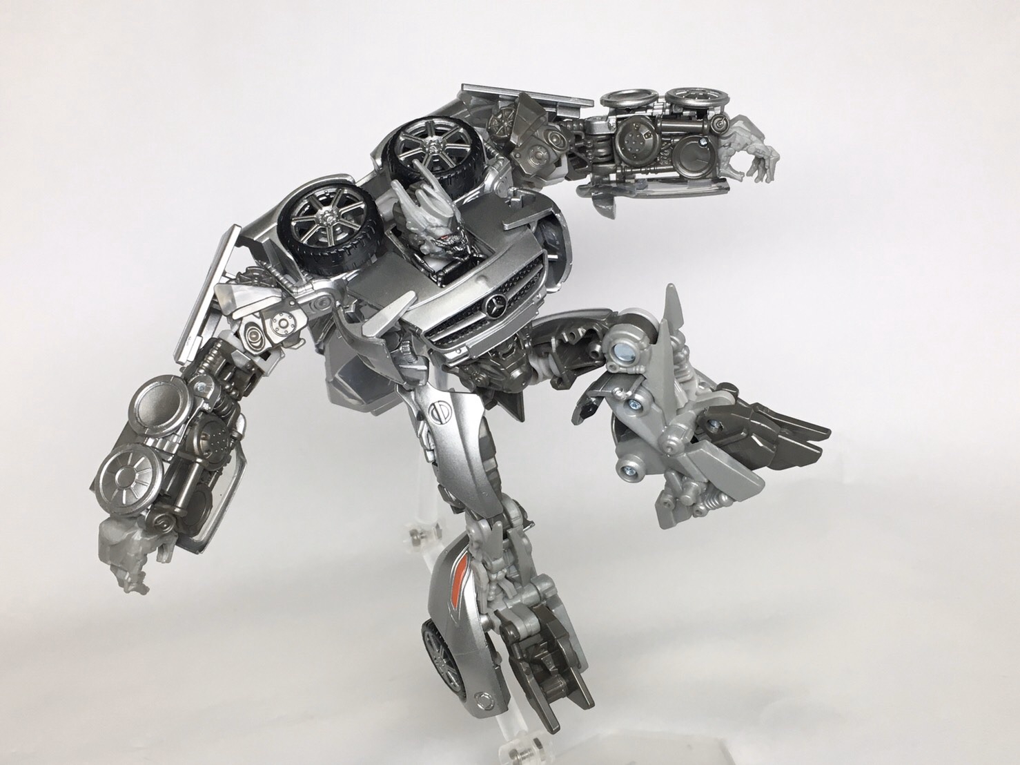 新品 SS-42 サウンドウェーブ　トランスフォーマー　スタジオシリーズ Amazon.co.jp: トランスフォーマー SS-42 サウンドウェーブ with