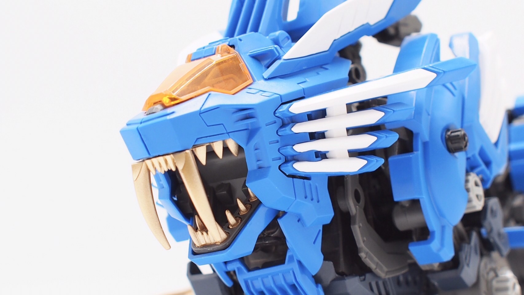 ゾイド ZOIDS HMMブレードライガー+バン、フィーネ、ジークランナー-