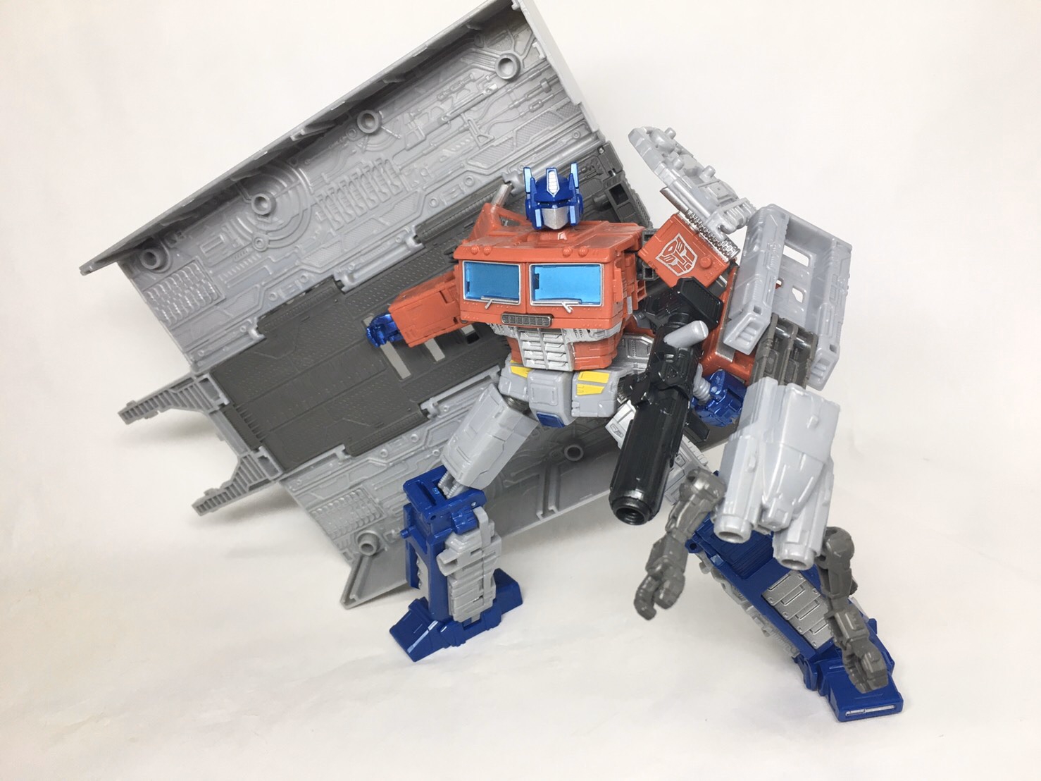 ER オプティマスプライム With トレーラー レビュー | 退屈と
