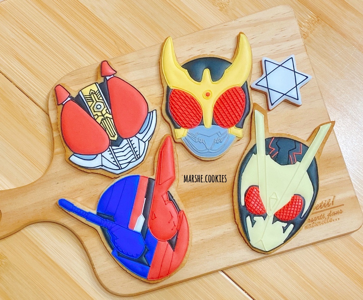 仮面ライダー　ガッチャード　アイシングクッキー 配送のお客様からのオーダーでした！ オーダー誠にありがとうご