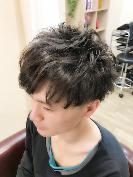 ツーブロックスタイルのモテメンズの最新ヘアスタイル 儀間宏樹の美容師日記 沖縄風サロン Reir レイール