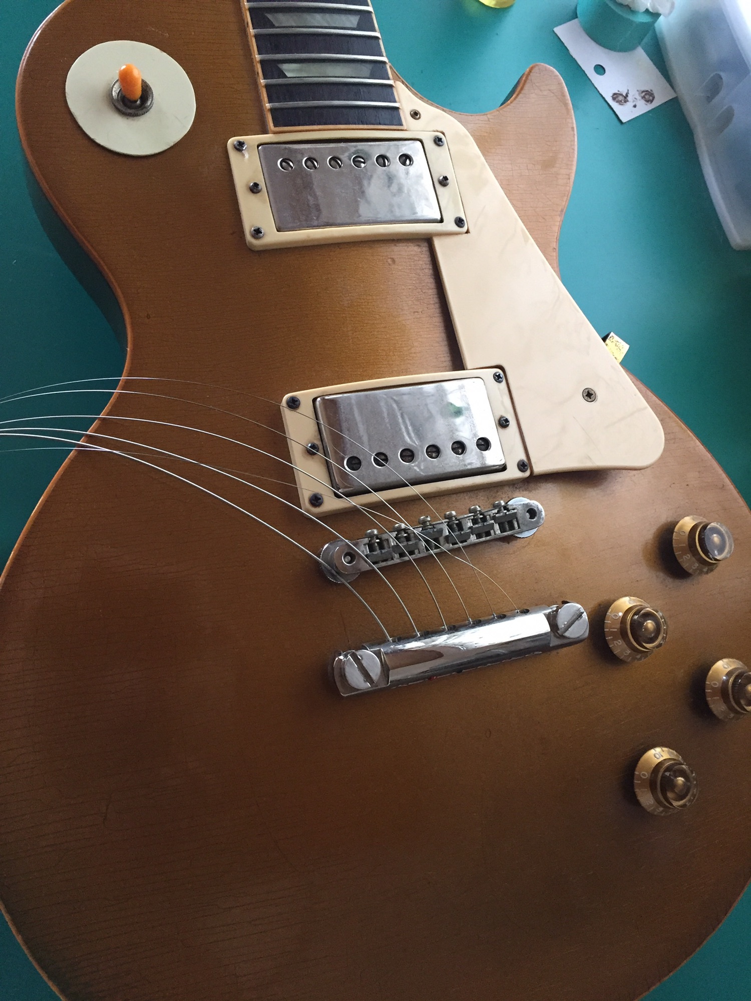 Y様 Gibson Les Paul Classic All Gold フレット&ナット交換 | Guitar 