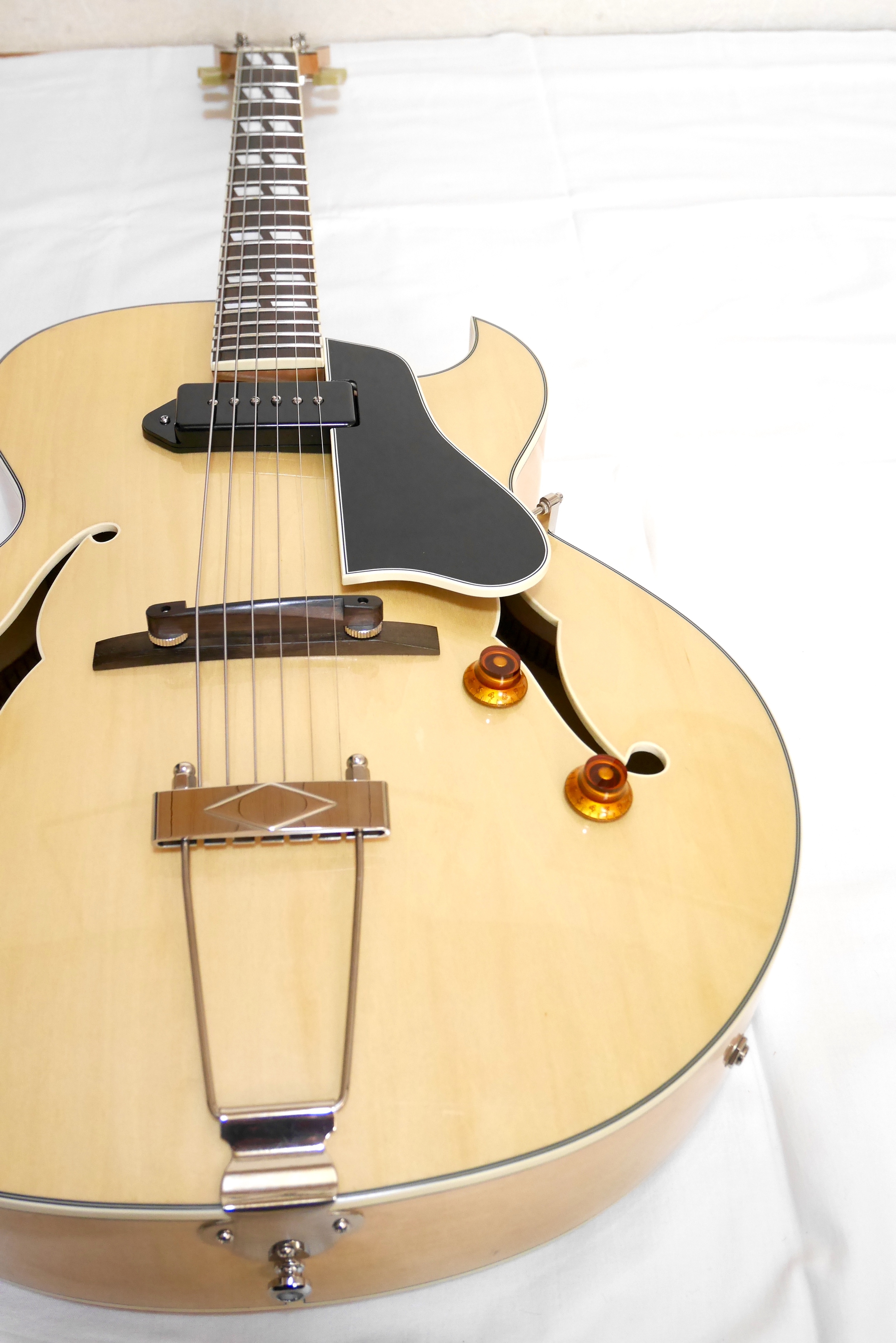 Eastman AR-175CE with P90 | Guitar Shop FOOLS GOLD