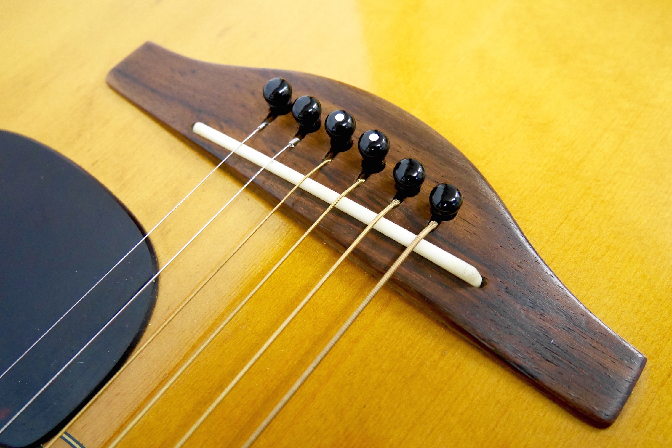 YAMAHA FG-150 赤ラベル アコースティックギター　＜リペア済み＞ YAMAHA FG-150 1971' 赤ラベル | Guitar Shop FOOLS GOLD