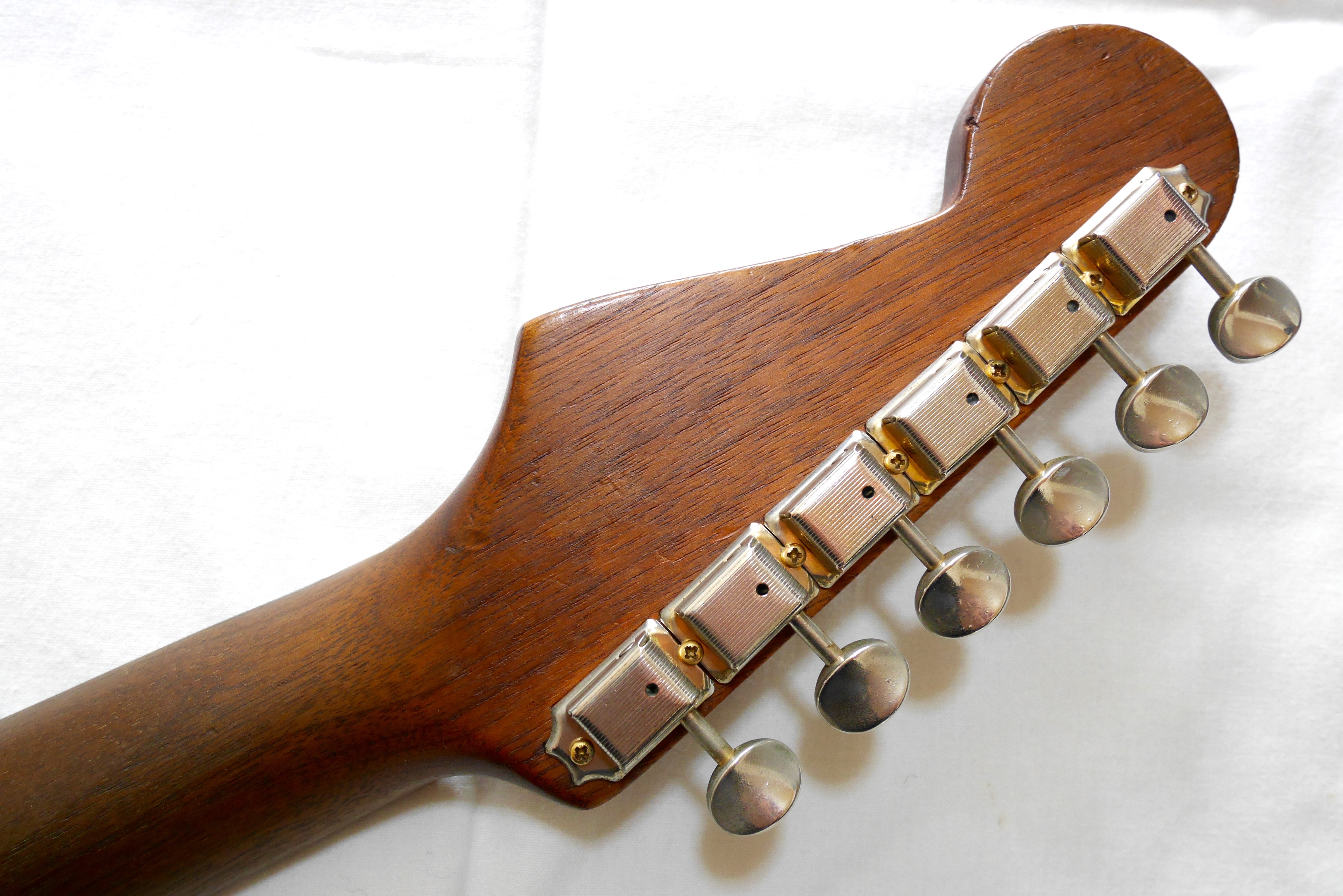 Fender Japan ST62-115 Walnut 80's A-serial | Guitar Shop FOOLS GOLD