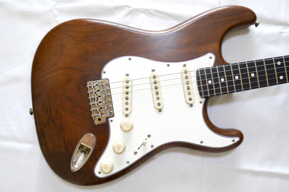 Fender Japan ST62-115 Walnut 80
