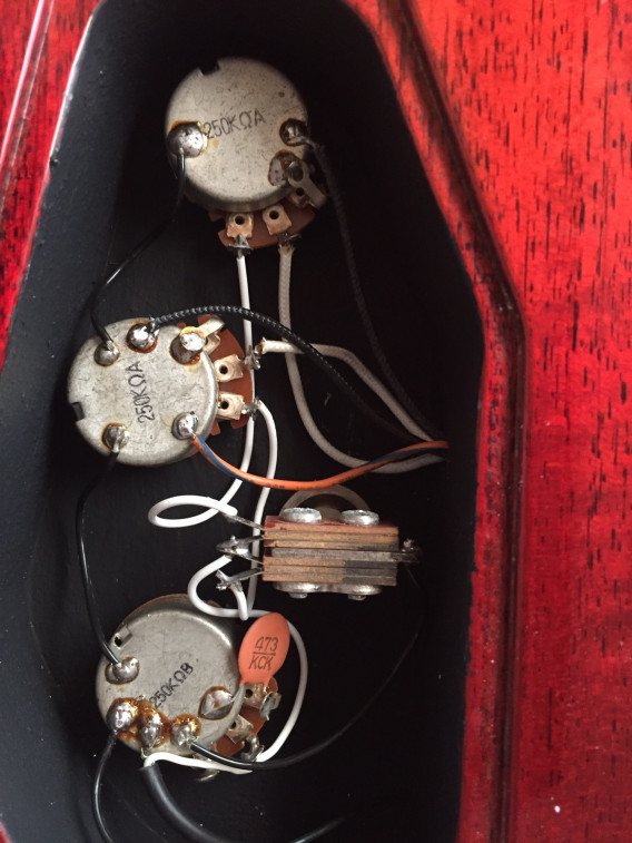 導電塗料でノイズ処理を Guitar Shop Fools Gold
