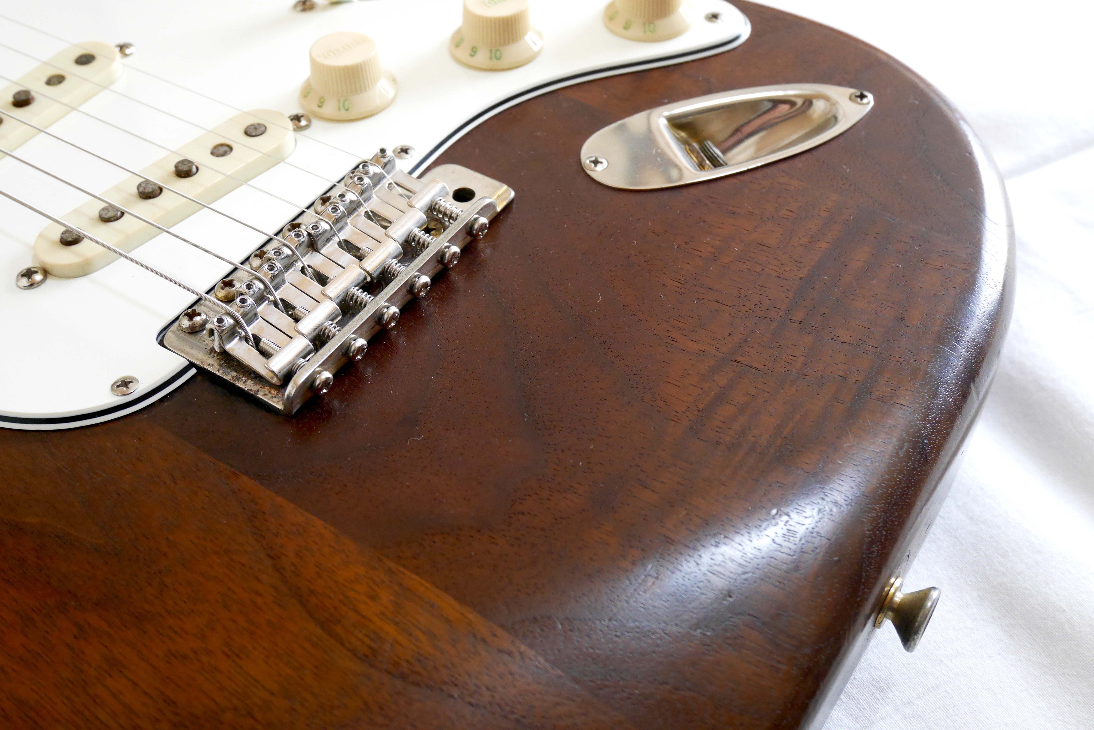 Fender Japan ST62-115 Walnut 80's A-serial | Guitar Shop FOOLS GOLD